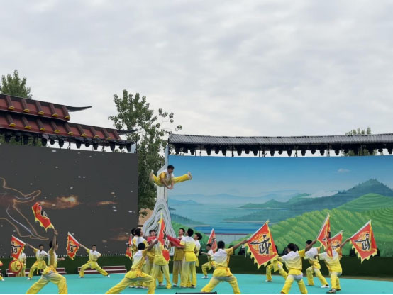 “茶韻飄香 武運生輝”—信陽市雞公山少林武術學校受邀參加信陽市第三十二屆茶文化節(jié)